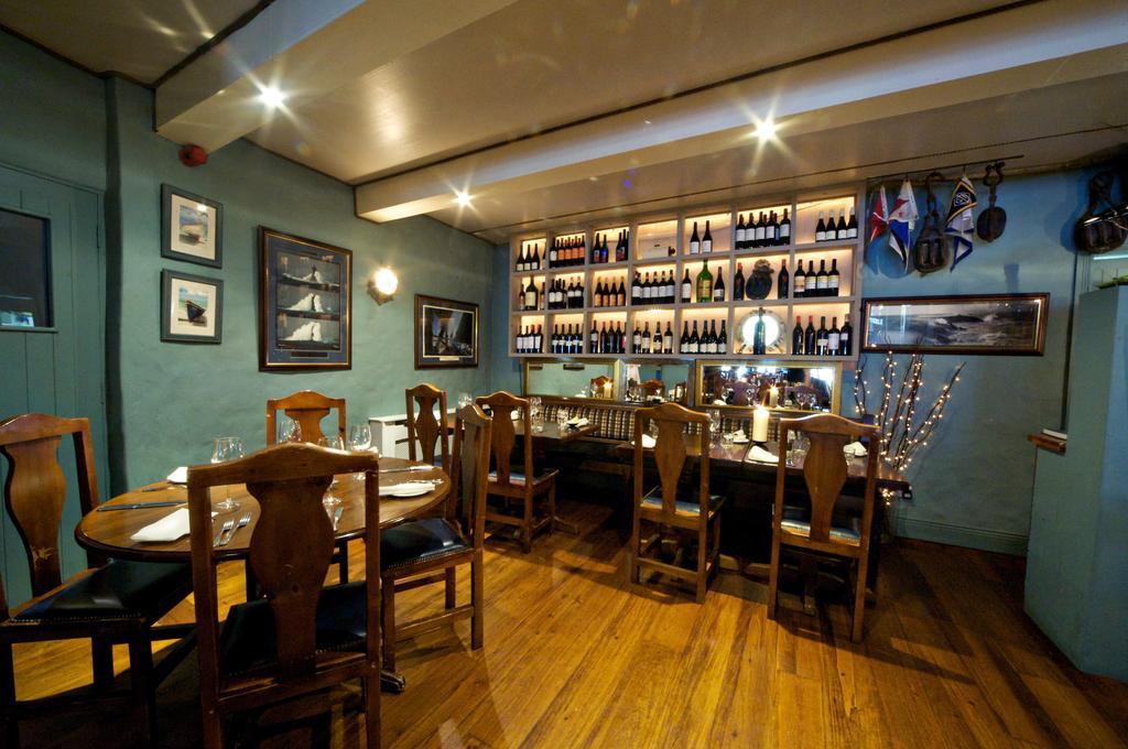 Quinlan & Cooke Boutique Townhouse And Qcs Seafood Restaurant Hotel Cahersiveen Ngoại thất bức ảnh